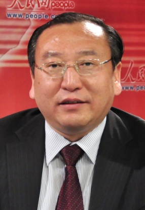 王静成， 1979年进入原南通医学院学习