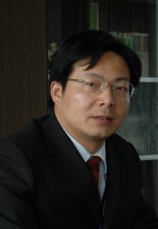 严锦石， 1983年进入原南通师范专科学校学习
