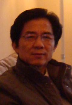 黄建东， 1977年进入原扬州师范学院南通分院学习