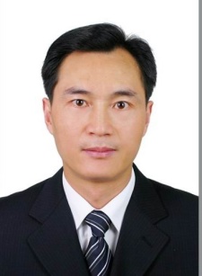 沈明刚， 1986年进入原南通师范专科学校学习