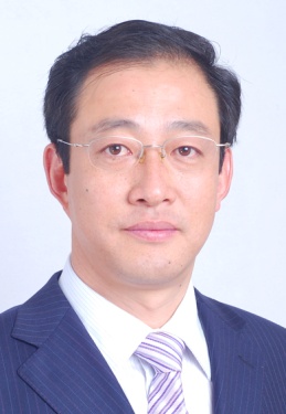 吕建， 1983年进入原南通师范专科学校学习